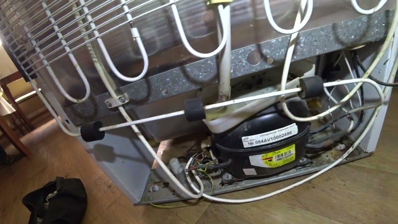 Ремонт холодильника Smeg FAB32 в СПБ по Литейный проспект, д. 90